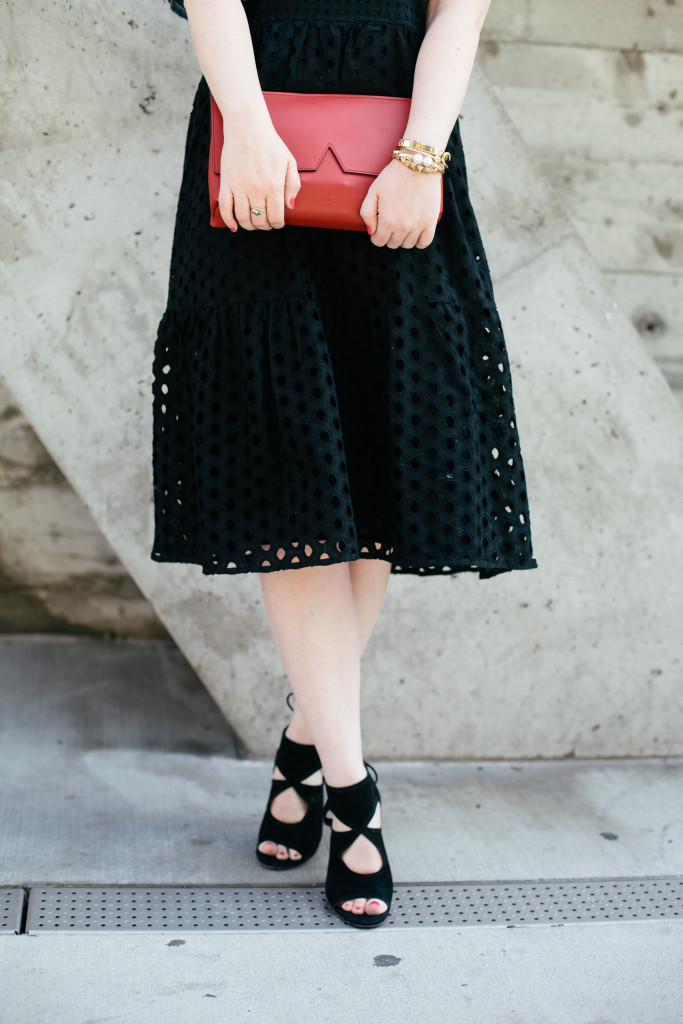 https://guktwgpa.top/wp-content/uploads/2015/07/wit-whimsy-I-meghan-donovan-I-vince-medium-clutch.jpg