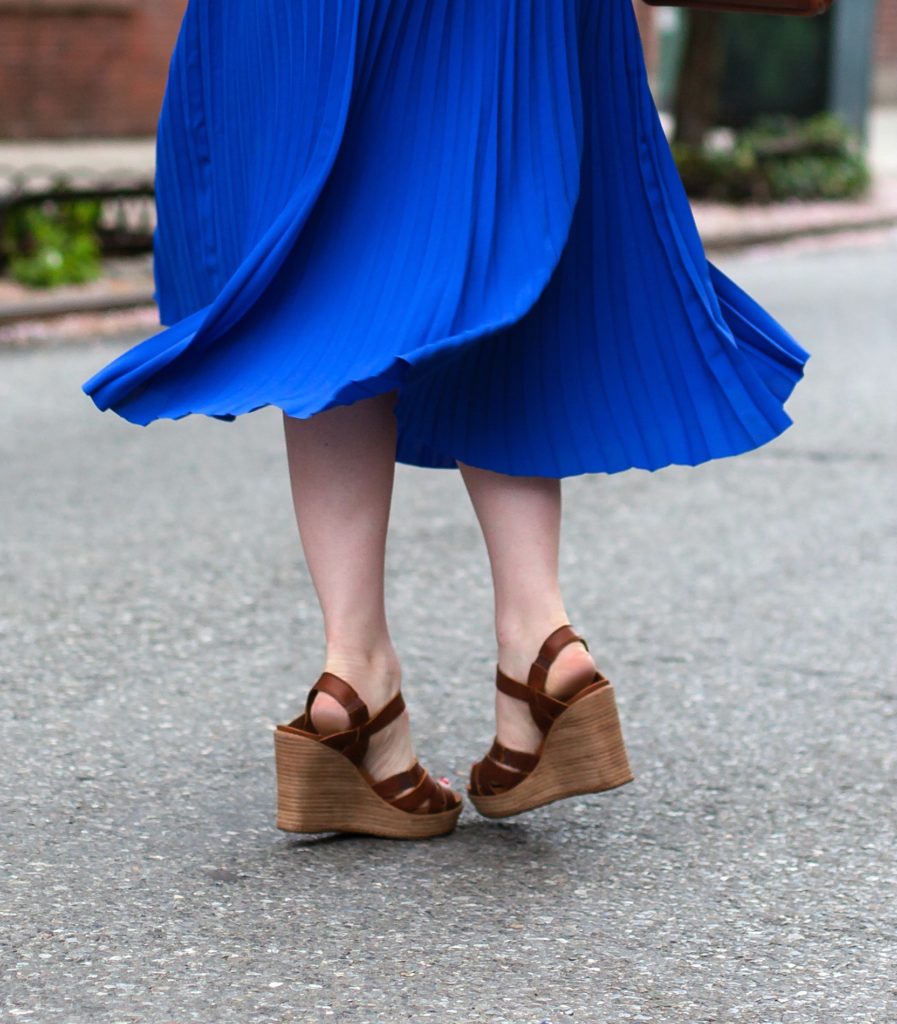 Pleated skirt + wedges