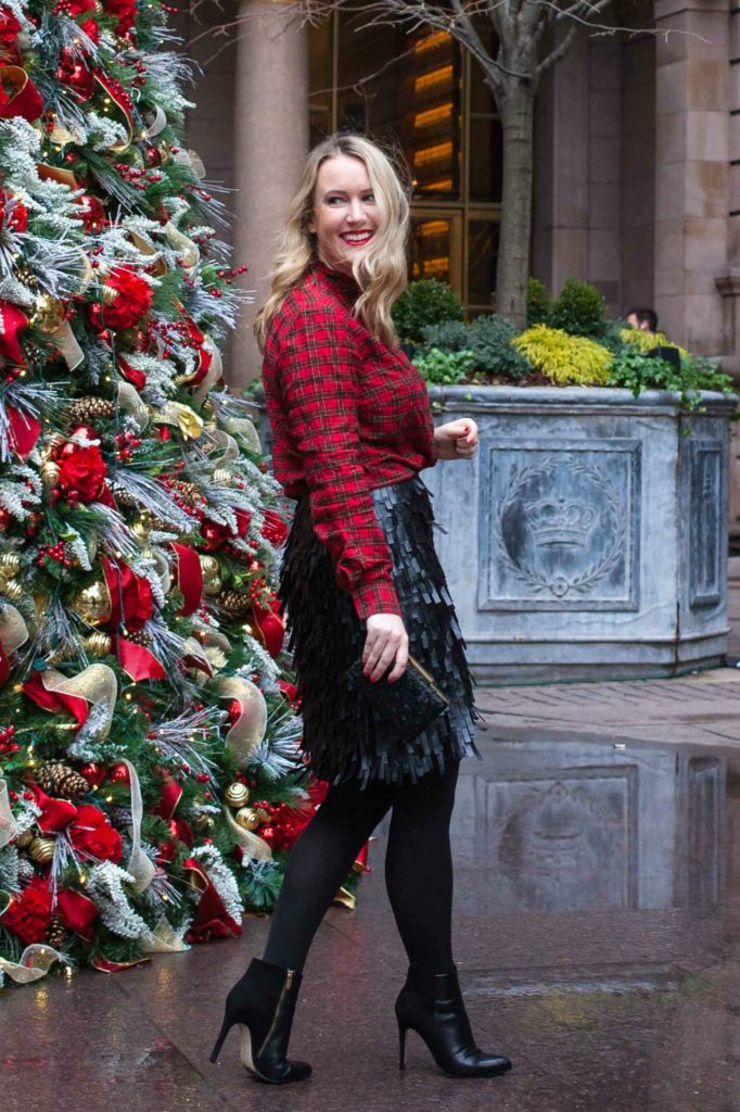 Blogger Meghan Donovan of wit & whimsy wears J.McLaughlin