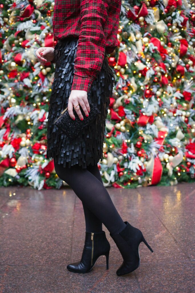 Blogger Meghan Donovan of wit & whimsy wears J.McLaughlin