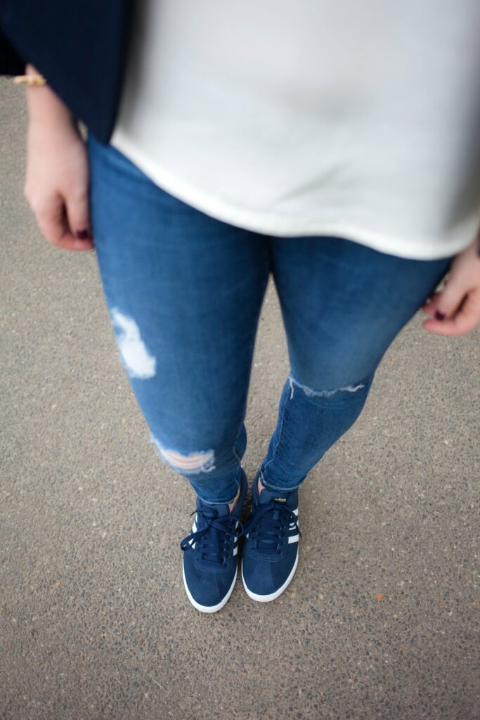 Navy Sneaks