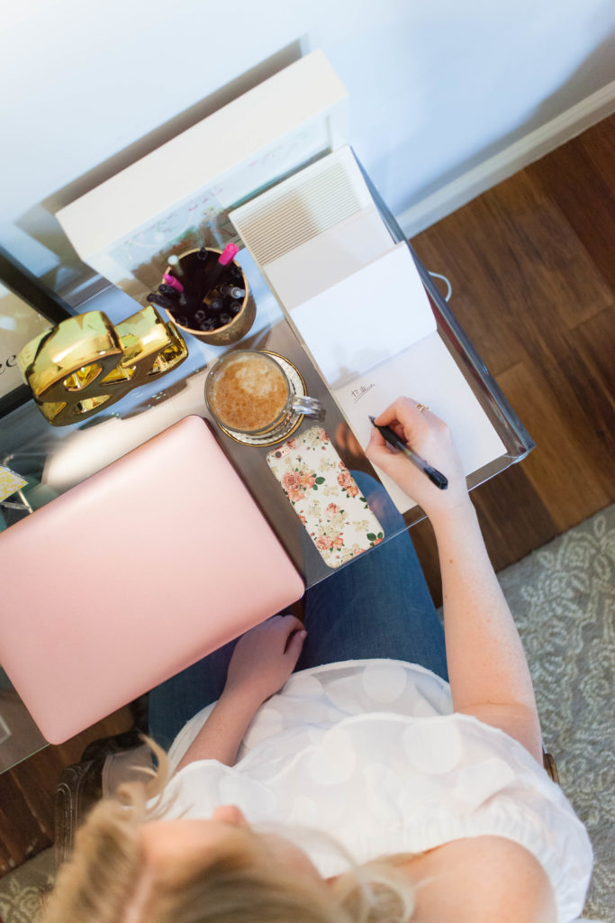 desk //