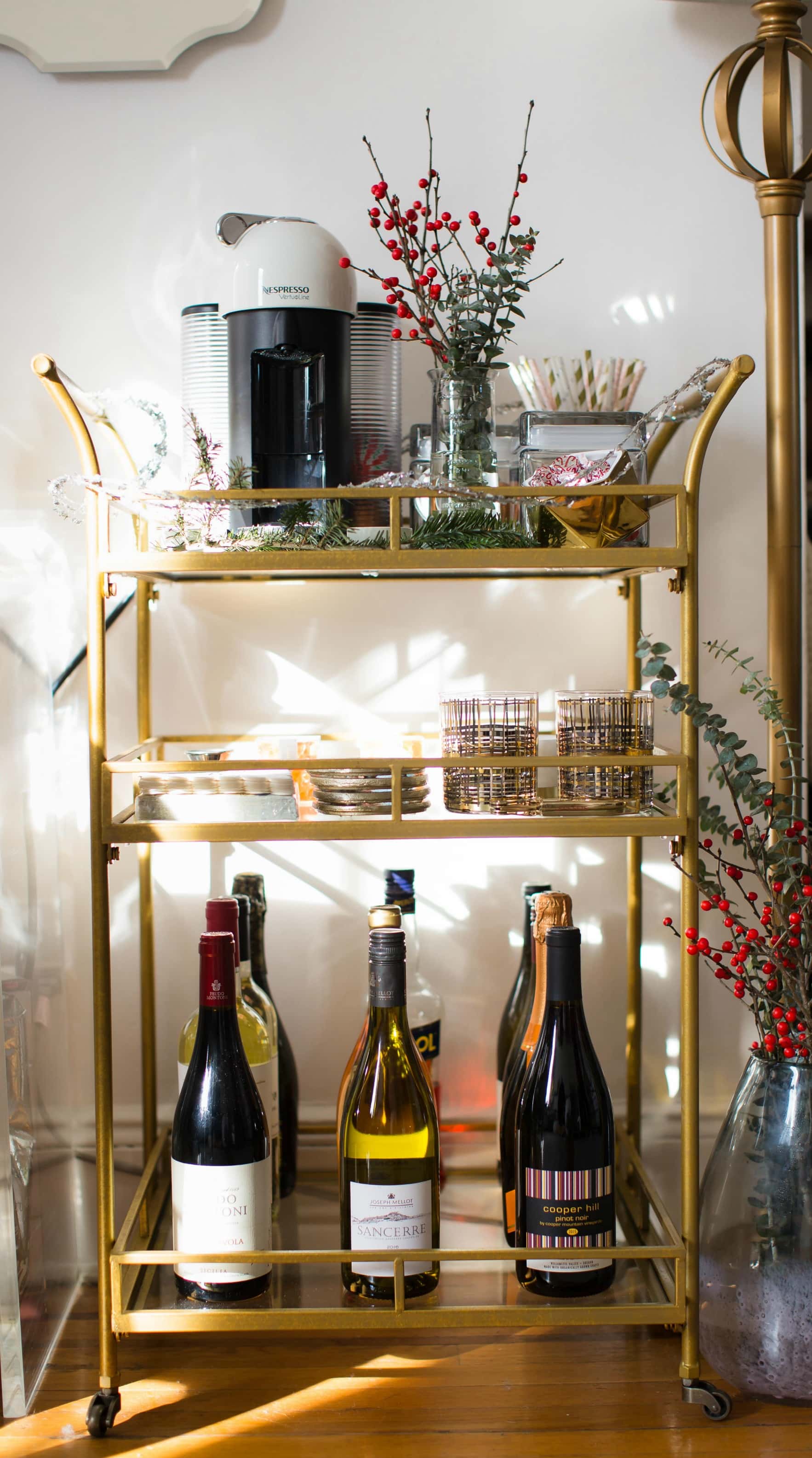 Holiday Decorating for Small Spaces I wit & whimsy