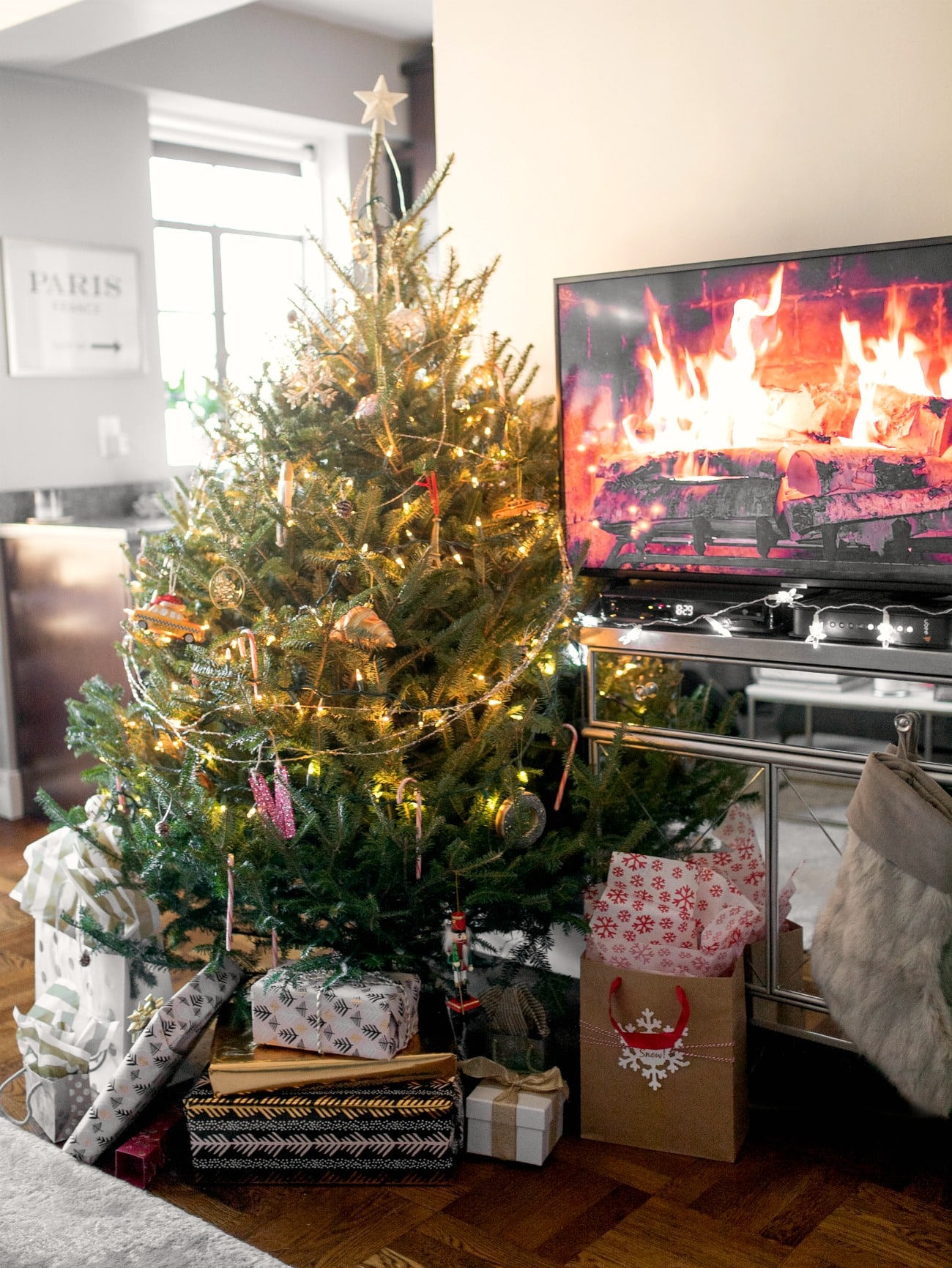 Decorating an Apartment for the Holidays I wit & whimsy