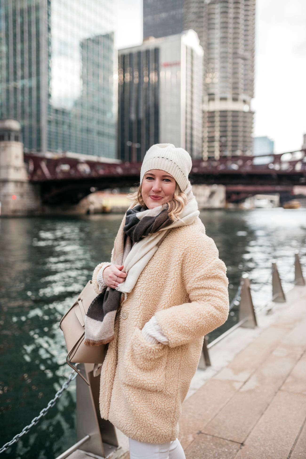 Winter neutral outfit ideas