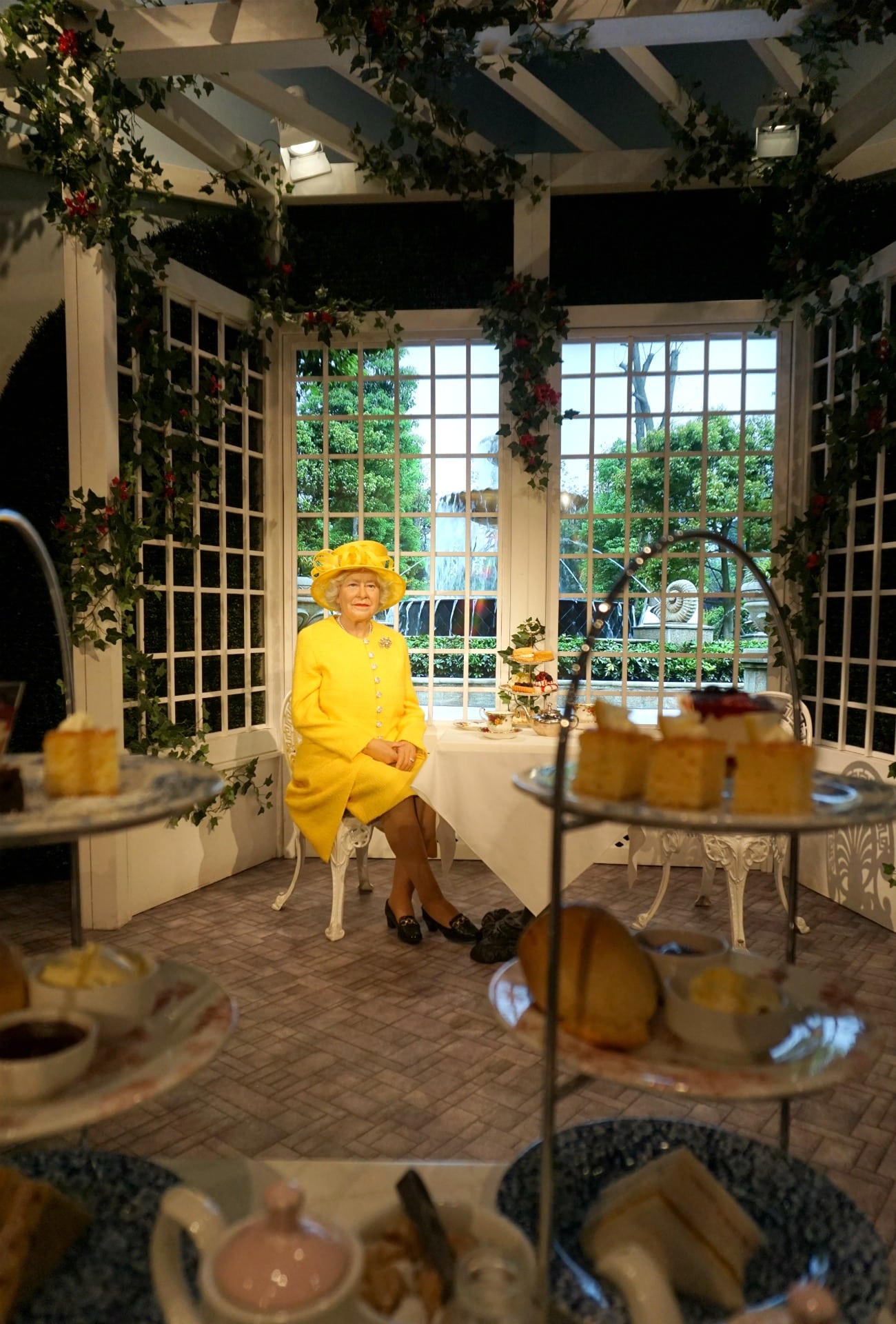 Queen Elizabeth wax figure I wit & whimsy
