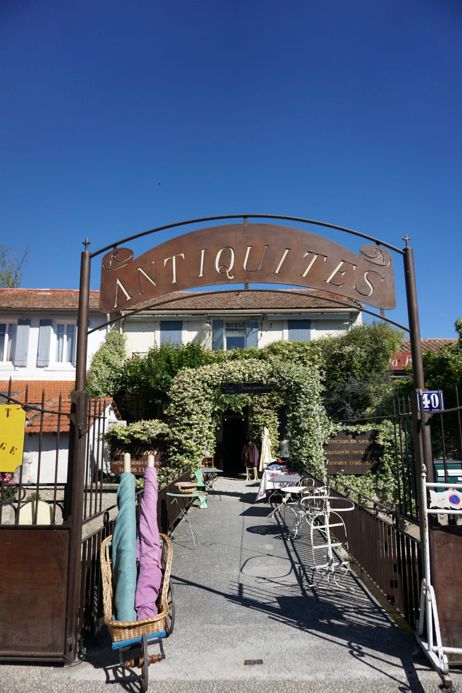 L'Isle-sur-la-Sorgue I wit & whimsy