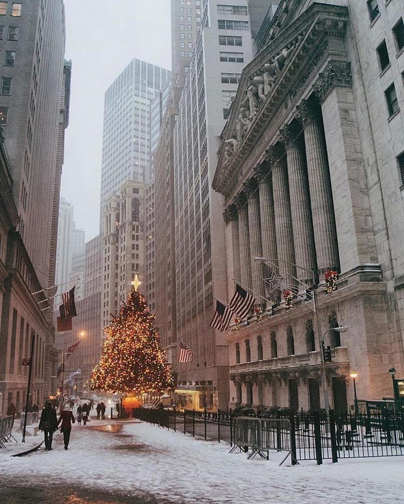 The Most Instagram-Worthy Holiday Spots in NYC