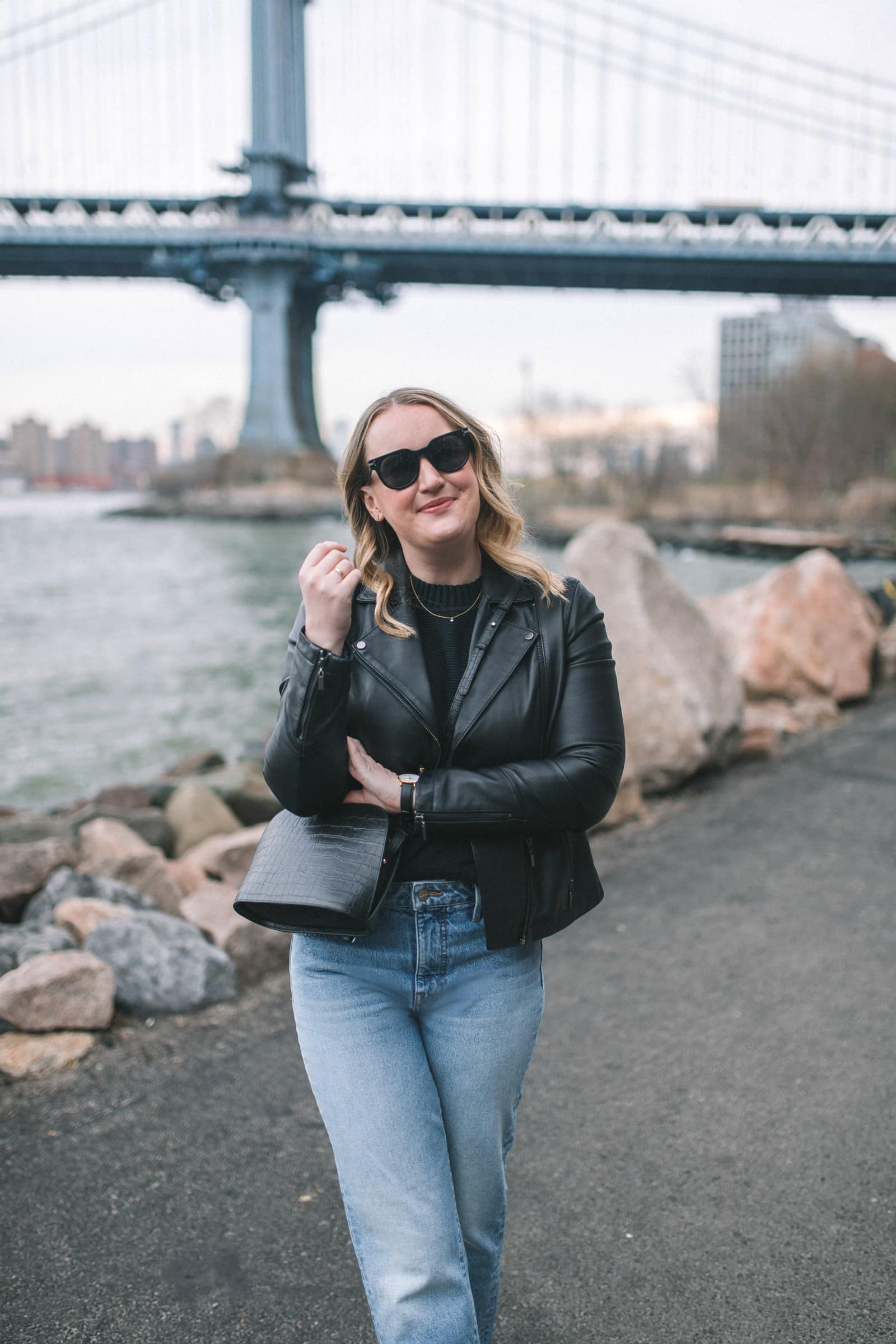 Fall Outfit Ideas with Jeans Wit Whimsy wearing Everlane Link Stich Sweater