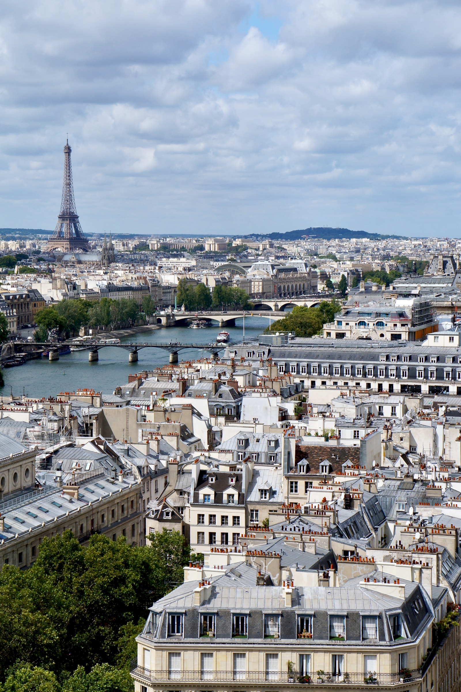 The Best Places to See the Eiffel Tower