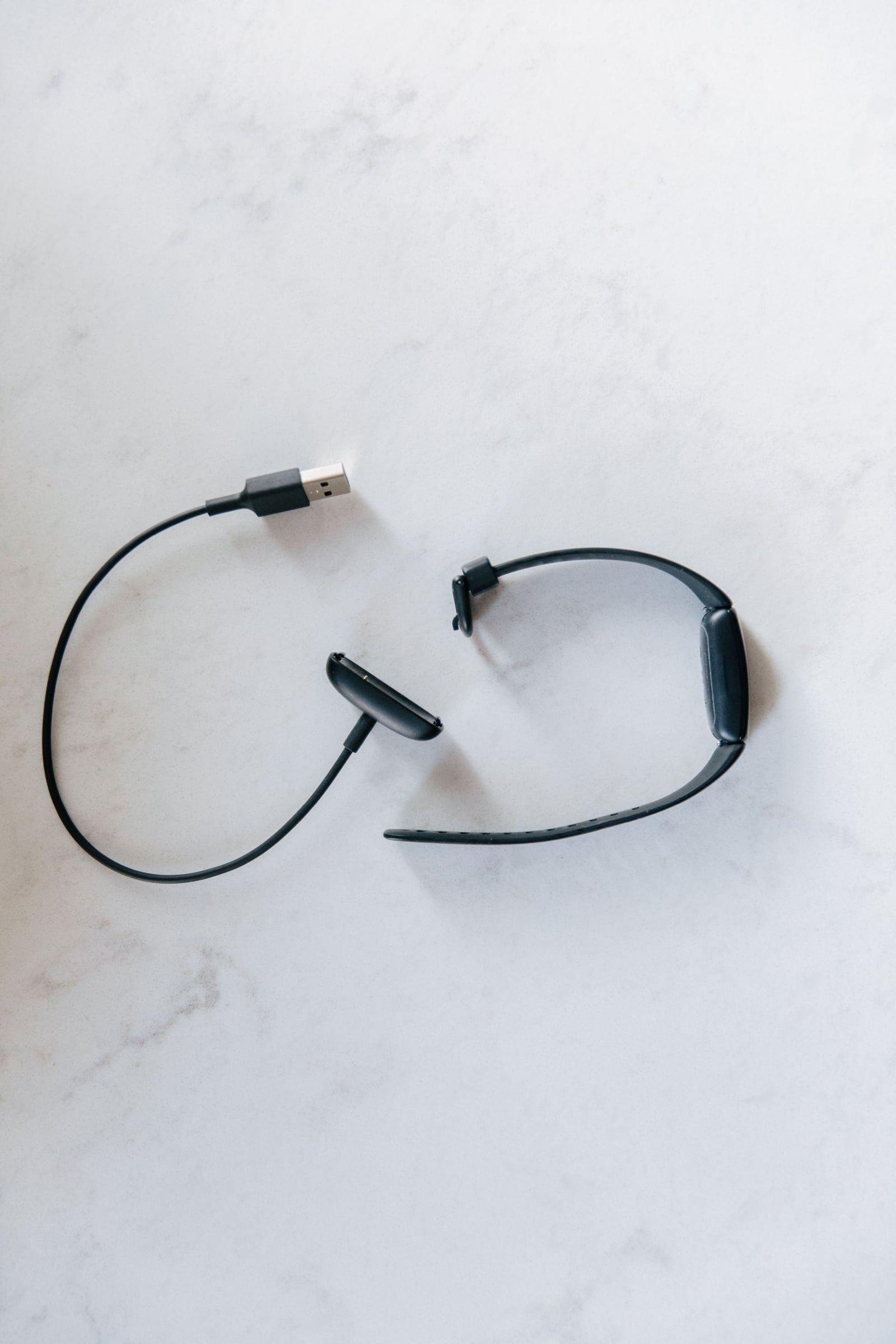 Fitbit Inspire 2 Review - charger
