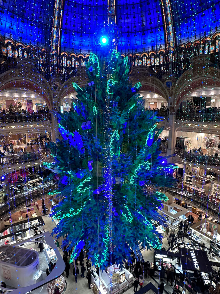 Christmas Tree in Galeries Lafayette Christmas Tree in Galeries Lafayette
