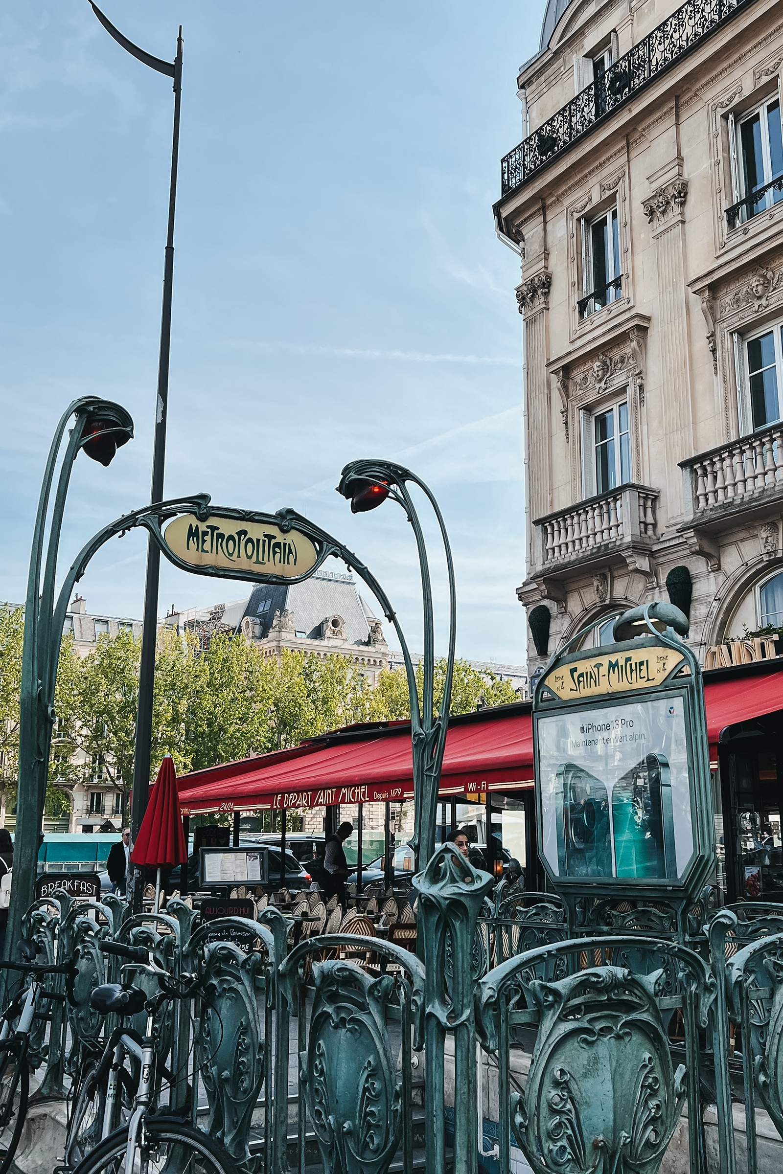 Paris metro entrance