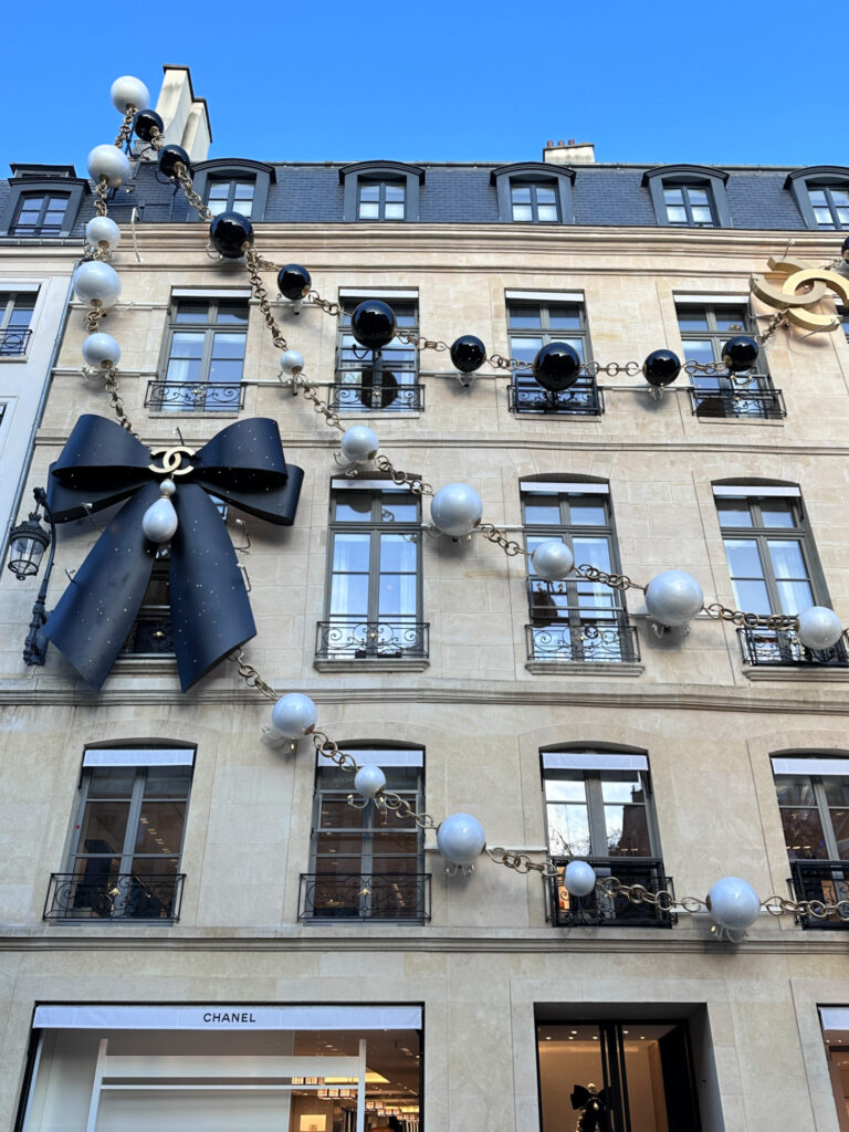 The Best Christmas Photo Spots in Paris