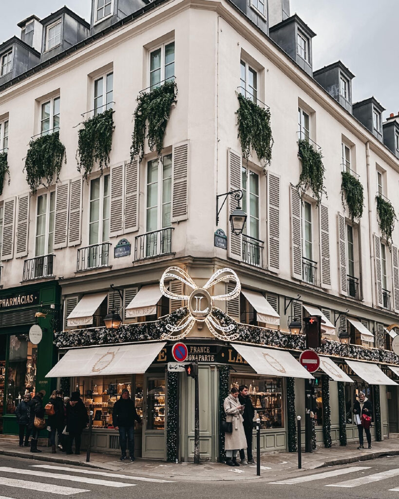 The Best Christmas Photo Spots in Paris