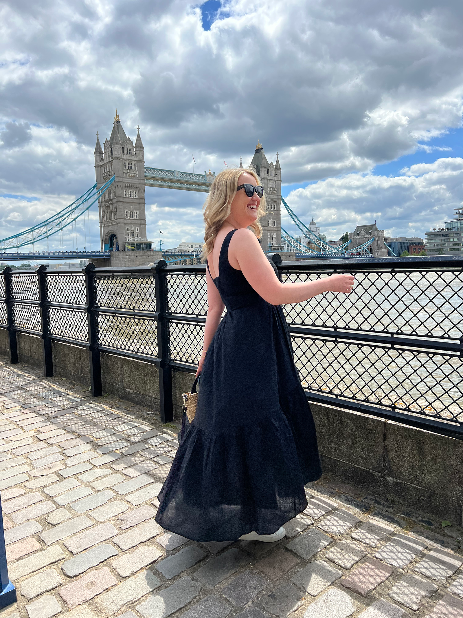 What to Wear in London Linen dress with sneakers, breezy London Summer outfit for sightseeing