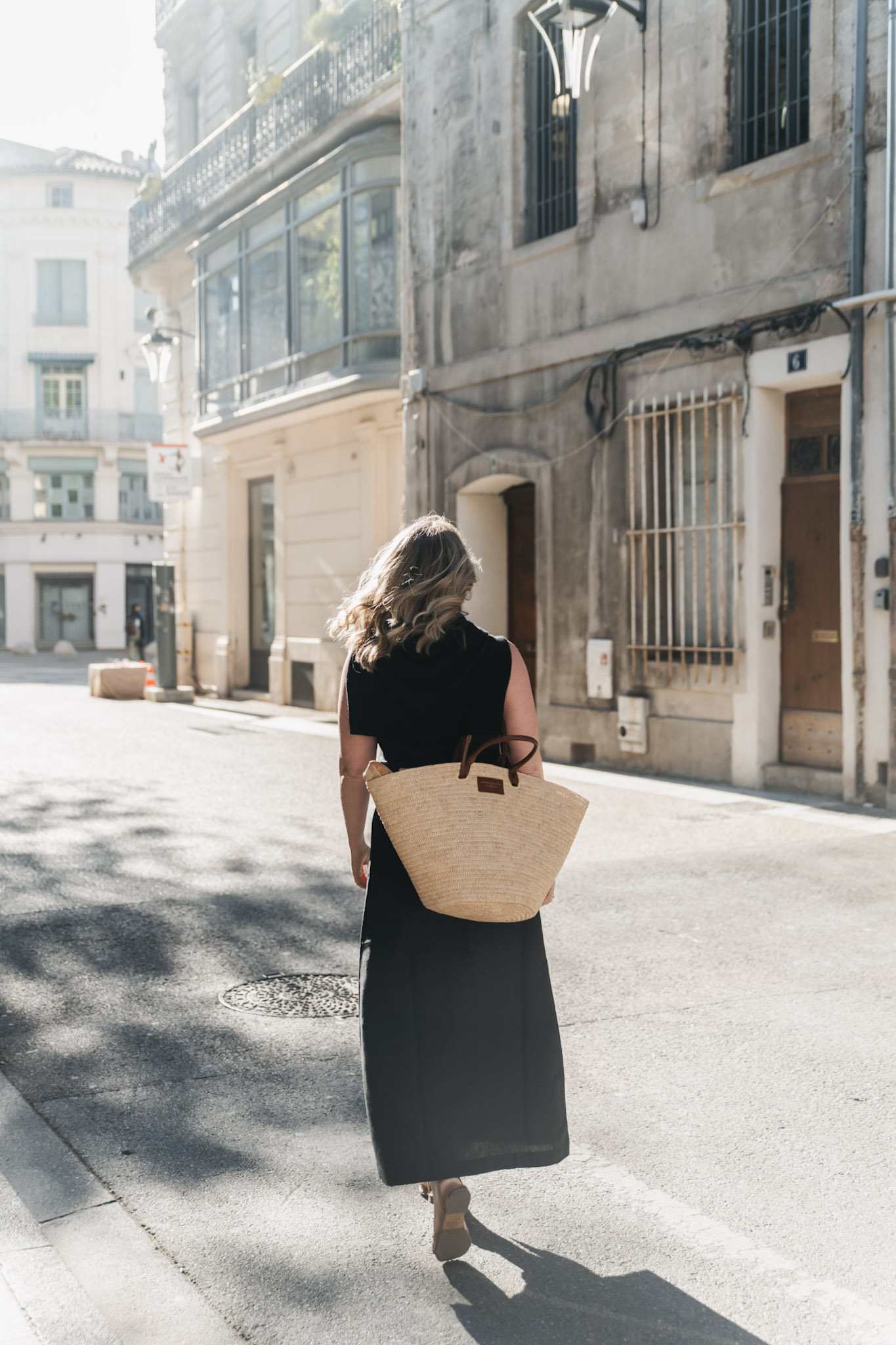 Bag Collection Summer Outfit featuring a Sezane Basket Bag in Provence